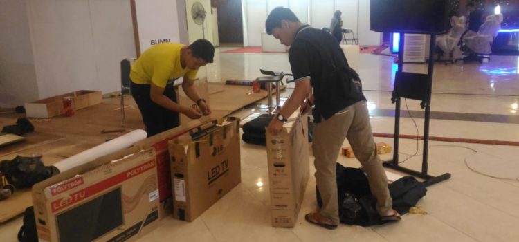 LED TV di UGM Yogyakarta